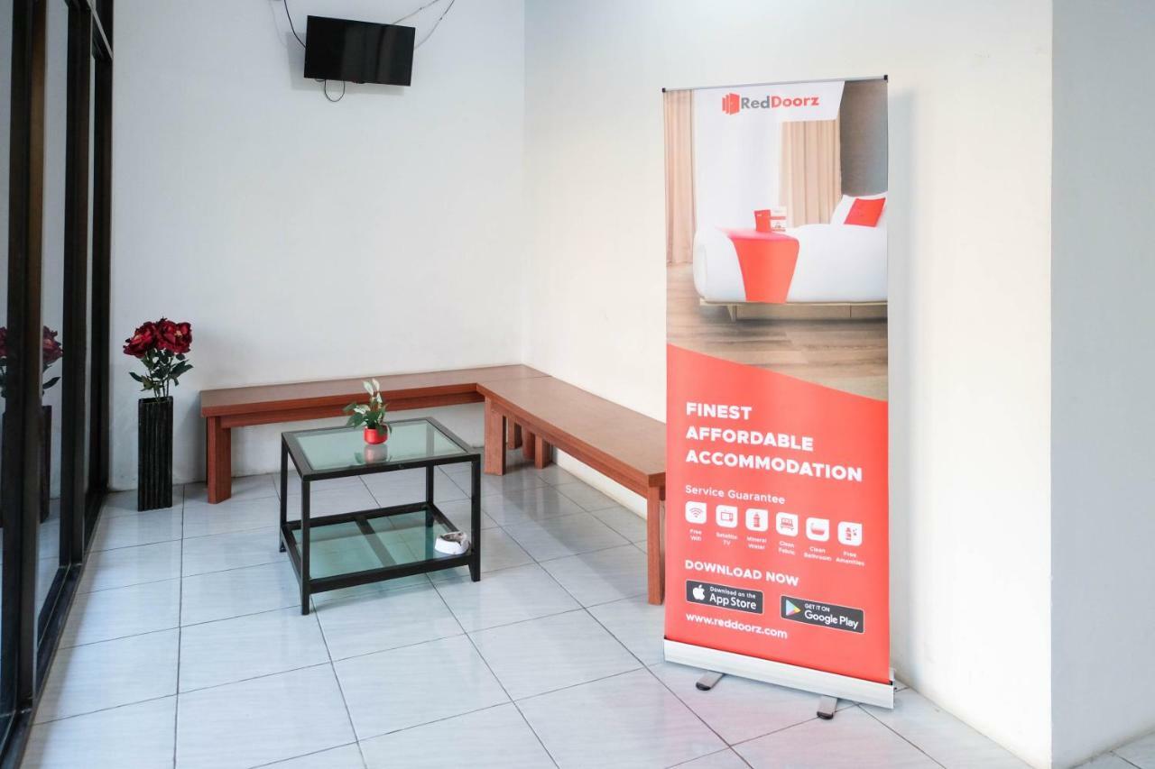 Hotel Reddoorz Near Ahmad Yani Airport 3 Semarang Exterior foto